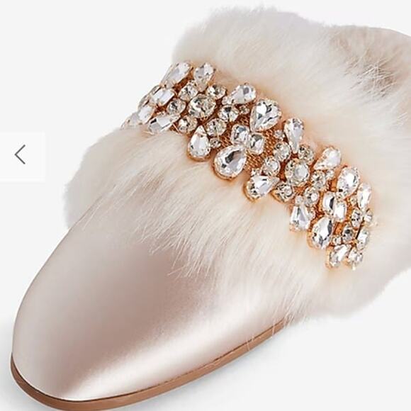 EXPRESS Satin Faux Fur Lined Embellished Rhinestone Sparkling Slippers - MEDIUM - Picture 3 of 9
